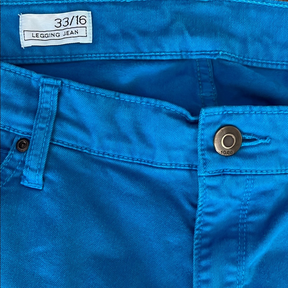 Women’s Legging Jeans with Ankle Zipper Detail - Picture 3 of 10